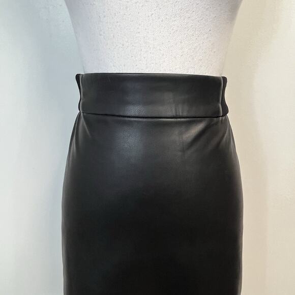 Calvin Klein Faux Leather Skirt Women's Small Black A-Line Stretch Knee-Length - Picture 2 of 8